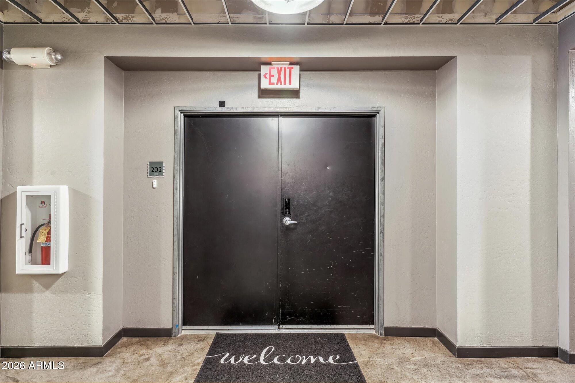914 East Osborn Road, Unit 202 Phoenix, AZ 85014 - Photo 4 of 64 10-Front Door
