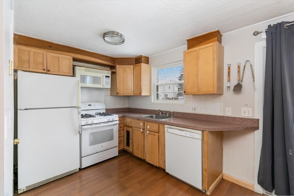 945 Riverside Drive, Unit 3B Methuen, MA 01844 - Photo 12 of 27 Gallery Image 12