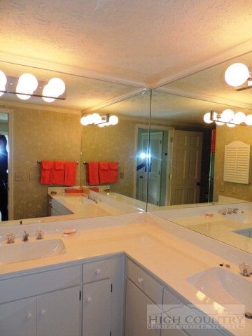 361 Lakes Drive Boone, NC 28607 - Photo 2 of 27 Gallery Image 2
