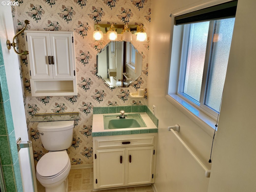 1759 Santa Rosa Street Eugene, OR 97404 - Photo 6 of 28 Gallery Image 6