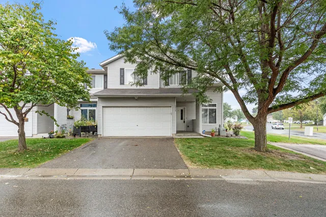 $260,000 | 1954 Parkway Avenue, Shakopee, MN 55379