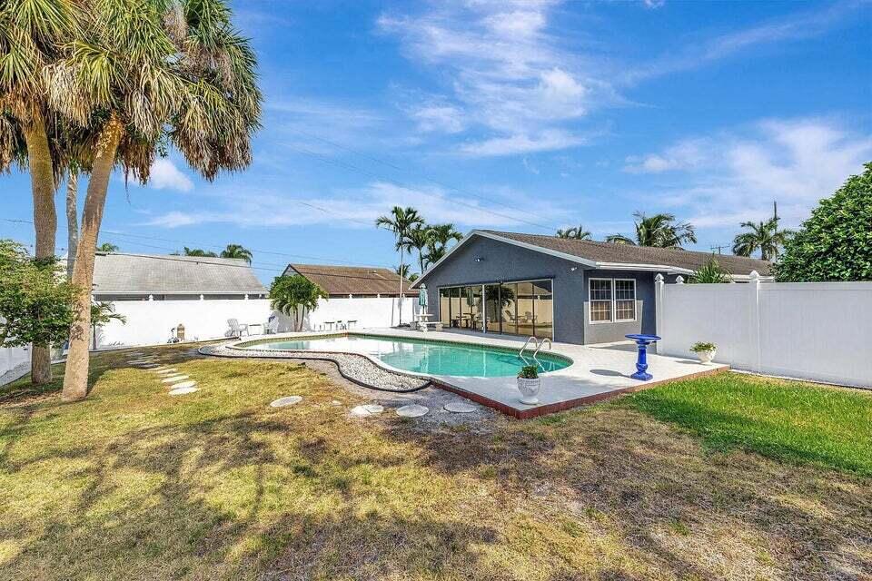 7187 Thompson Road Boynton Beach, FL 33426 - Photo 27 of 44 27