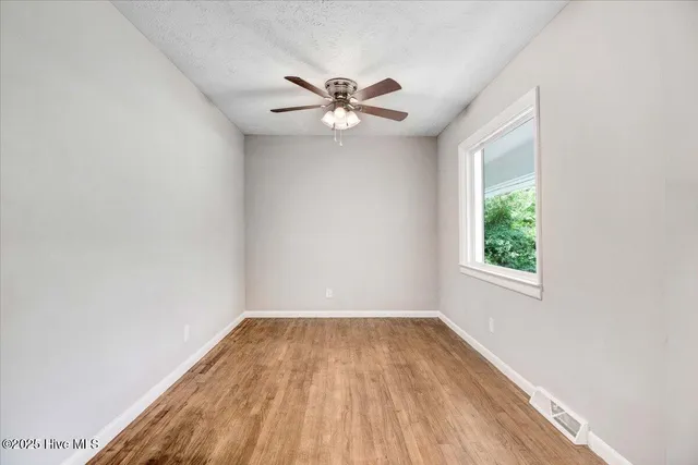 $204,999 | 527 West College Street, Warsaw, NC 28398