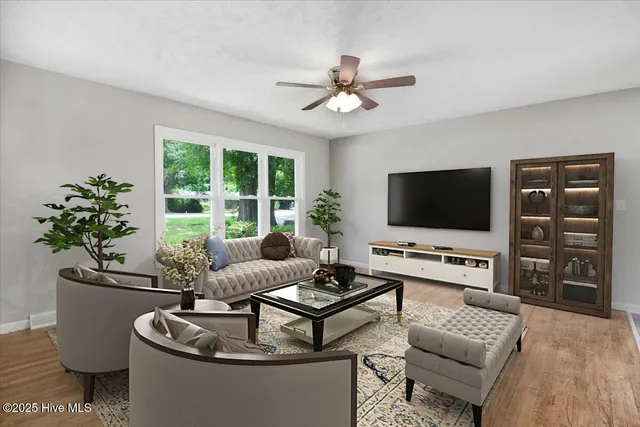 $204,999 | 527 West College Street, Warsaw, NC 28398