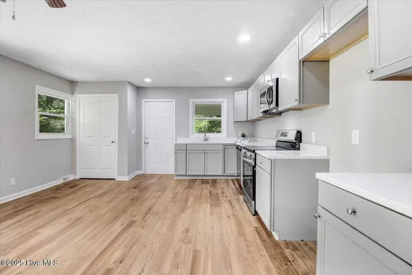 $199,900 | 527 West College Street, Warsaw, NC 28398