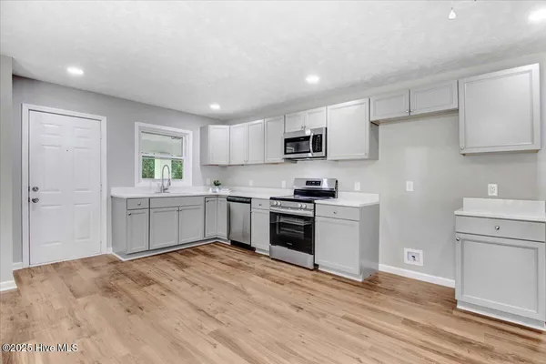 $199,900 | 527 West College Street, Warsaw, NC 28398