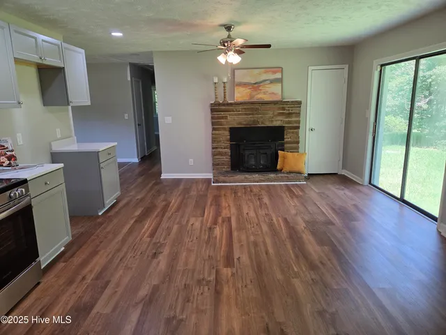 $204,999 | 527 West College Street, Warsaw, NC 28398