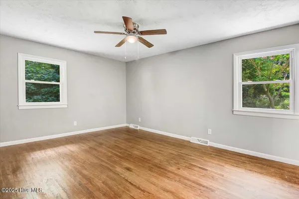 $199,900 | 527 West College Street, Warsaw, NC 28398