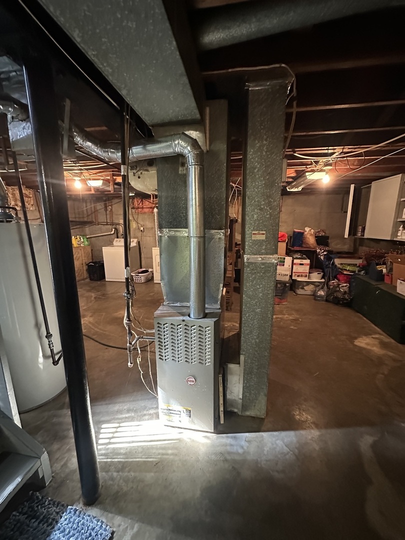 623 4th Avenue Dixon, IL 61021 - Photo 14 of 19 a view of parking garage