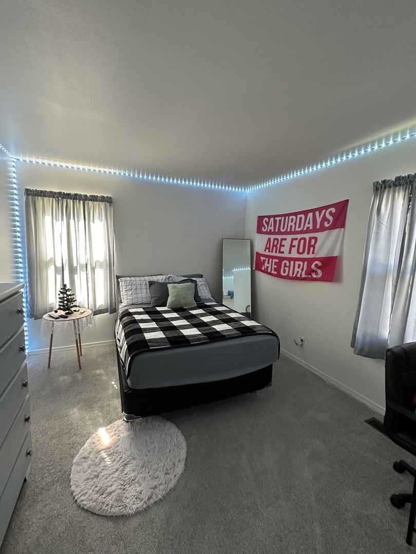 623 4th Avenue Dixon, IL 61021 - Photo 10 of 19 a living room with furniture