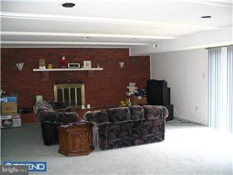 139 Greenvale Road Cherry Hill, NJ 08034 - Photo 10 of 12 Family Room