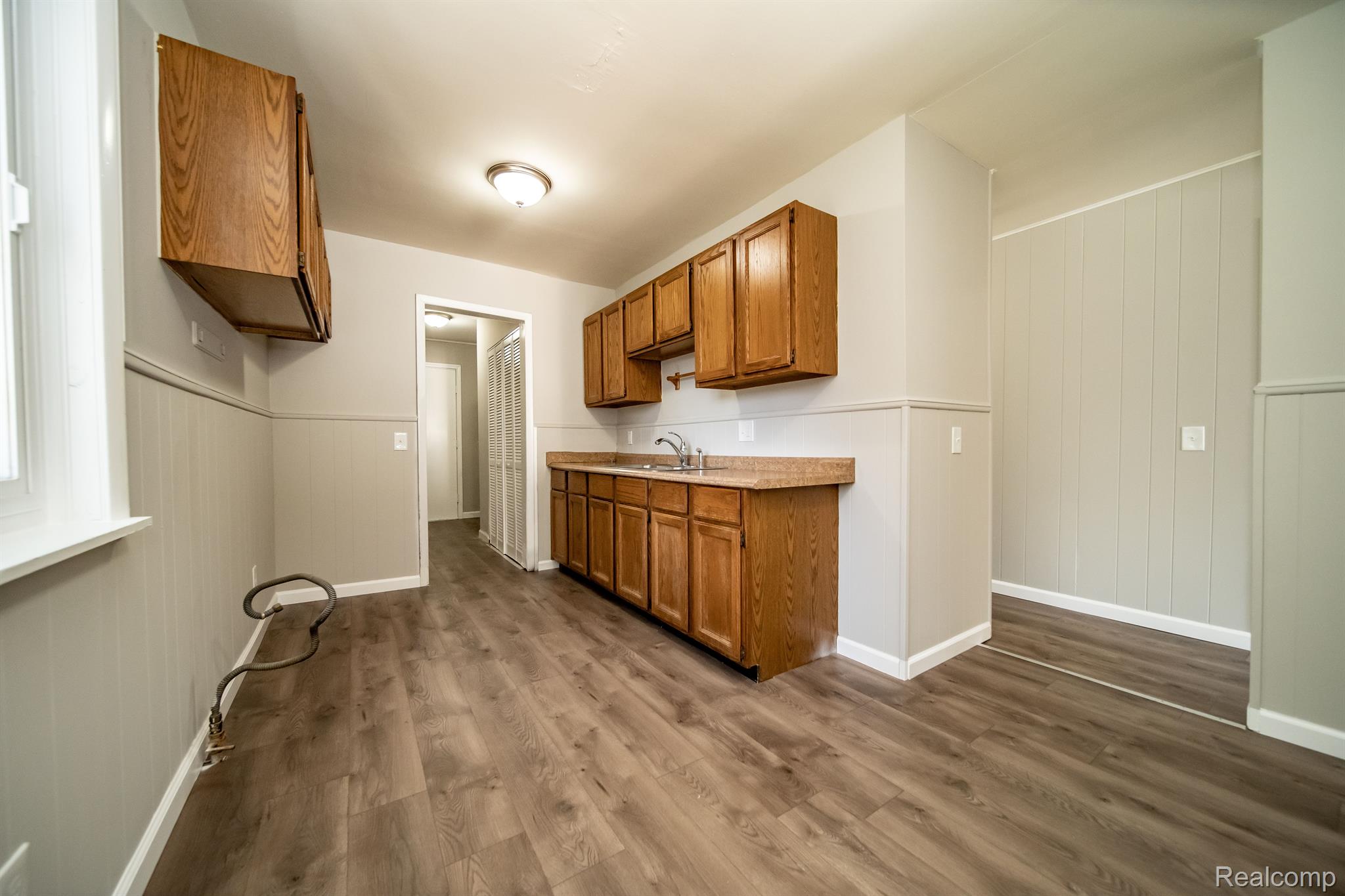 8233 Stephens Road Center Line, MI 48015 - Photo 10 of 48 Gallery Image 10