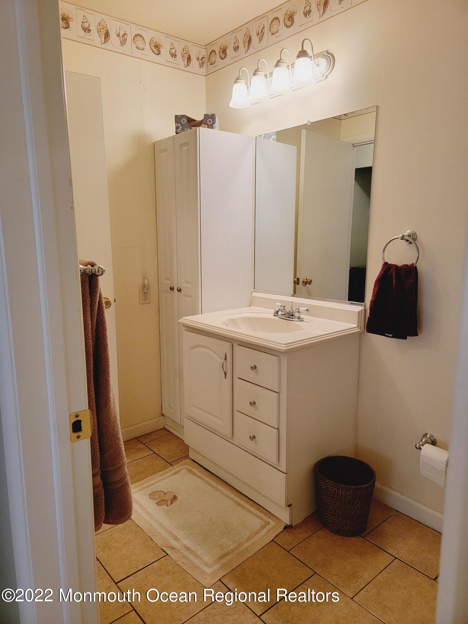 110 Daisy Court Jackson, NJ 08527 - Photo 9 of 21 20220127_152147