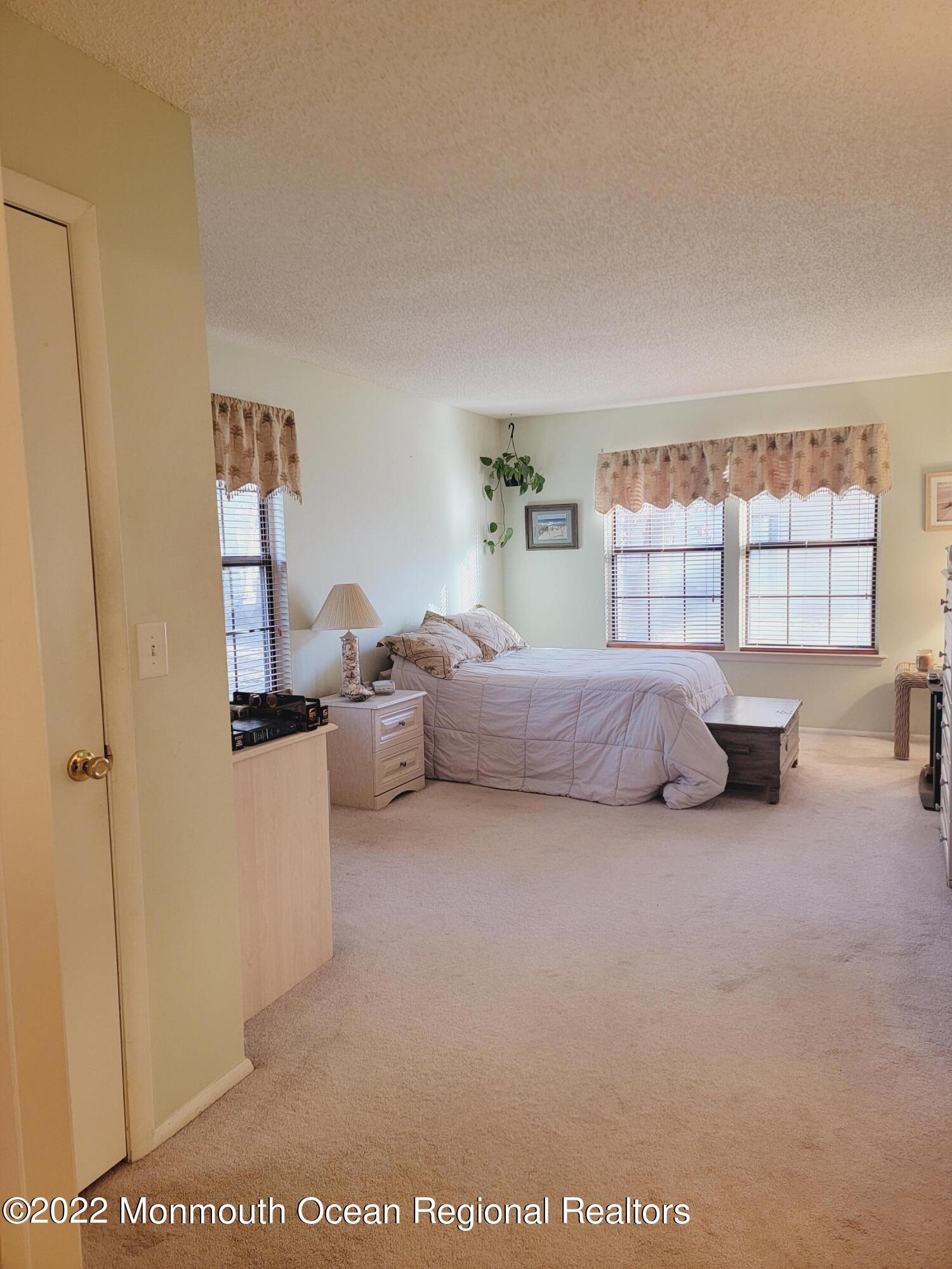 110 Daisy Court Jackson, NJ 08527 - Photo 10 of 21 20220127_152311