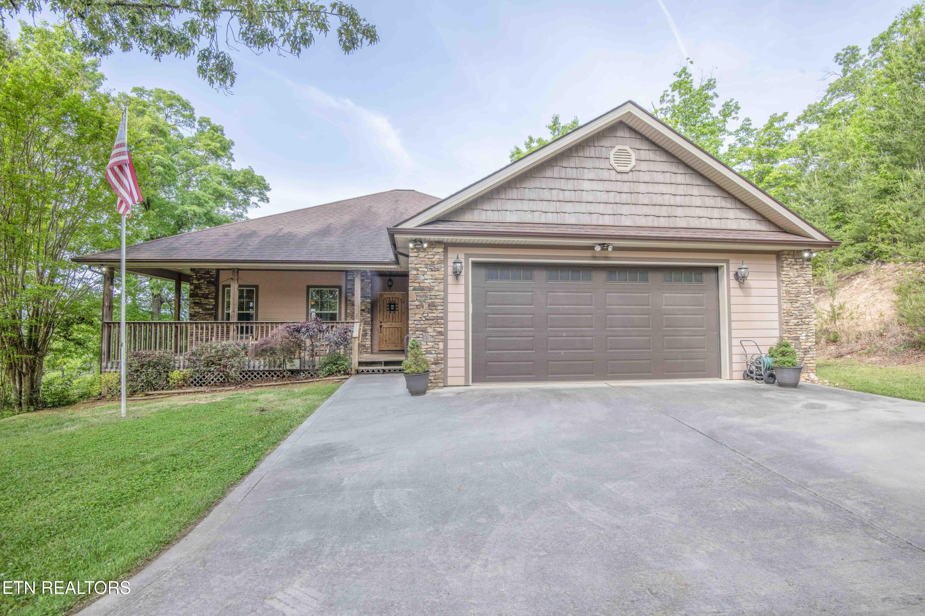 1033 Shell Mountain Road Sevierville, TN 37876 - Photo 1 of 60 extrior 4_1