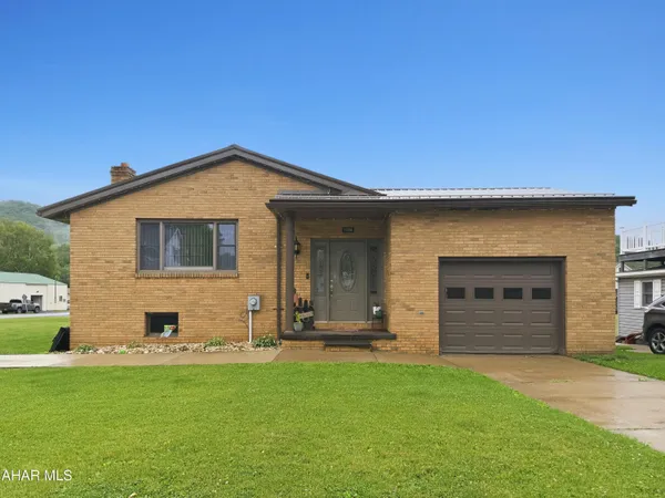 $219,900 | 1004 Crawford Avenue, Northern Cambria, PA 15714