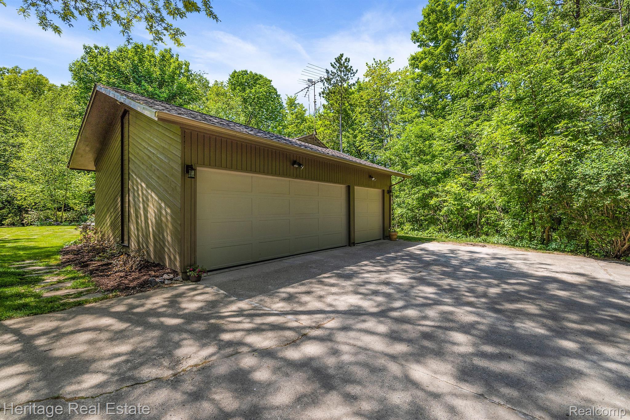 3190 West Brocker Road Metamora, MI 48455 - Photo 63 of 75 Three car attached garage