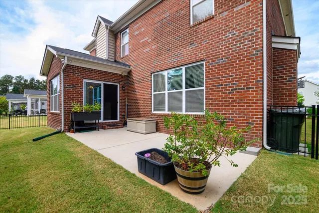 $595,900 | 318 Willow Tree Drive, Rock Hill, SC 29732