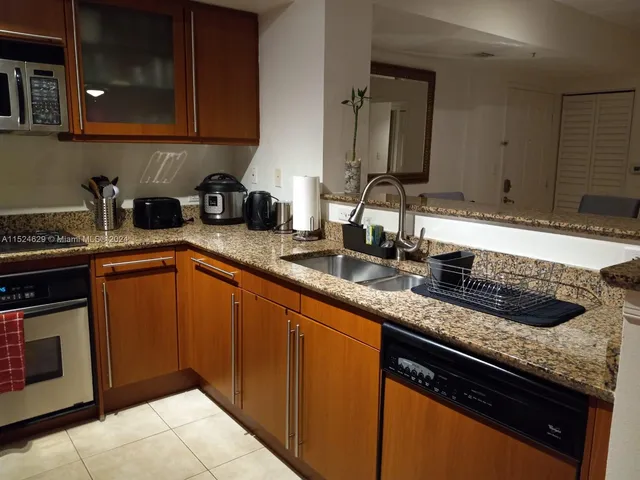 $4,900 | 2080 South Ocean Drive, Unit 1104, Hallandale Beach, FL 33009