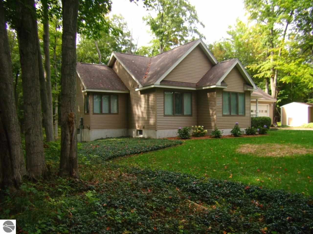 490 Eastman Road Beulah, MI 49617 - Photo 6 of 44 1741931-5.JPG