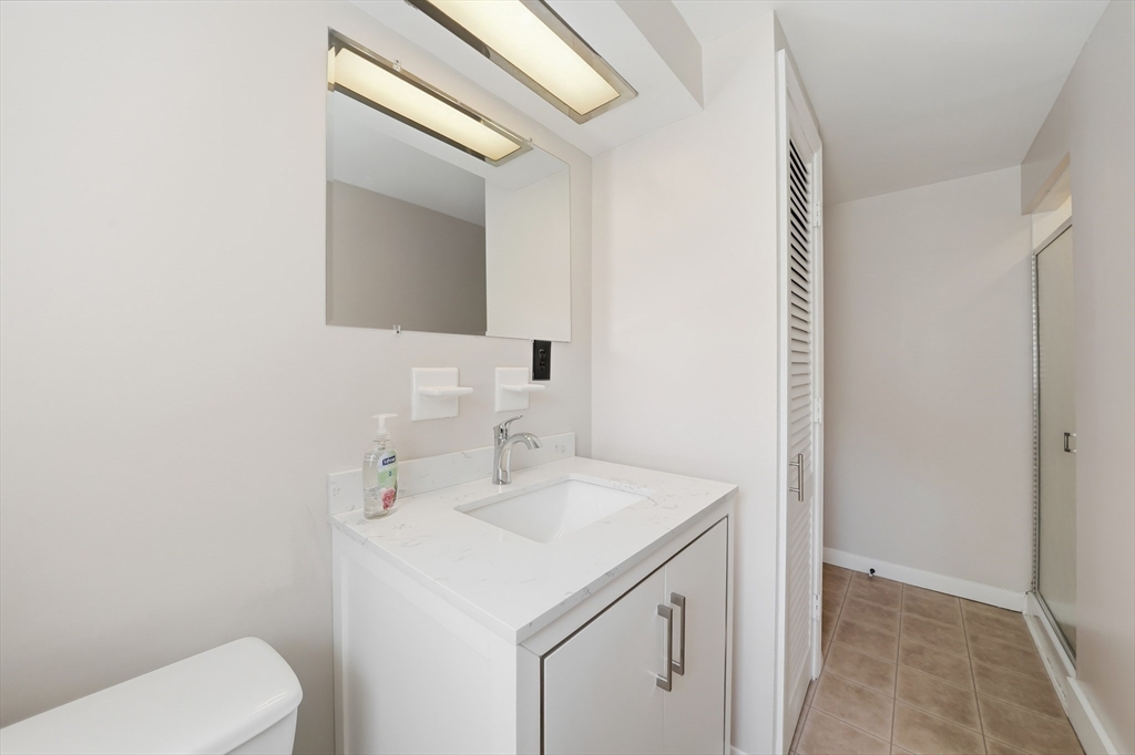 6 Belmont Road Burlington, MA 01803 - Photo 35 of 40