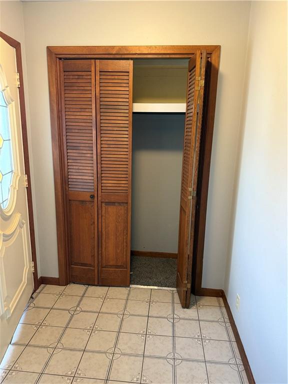 104 Warwick Road Coffeyville, KS 67337 - Photo 2 of 39