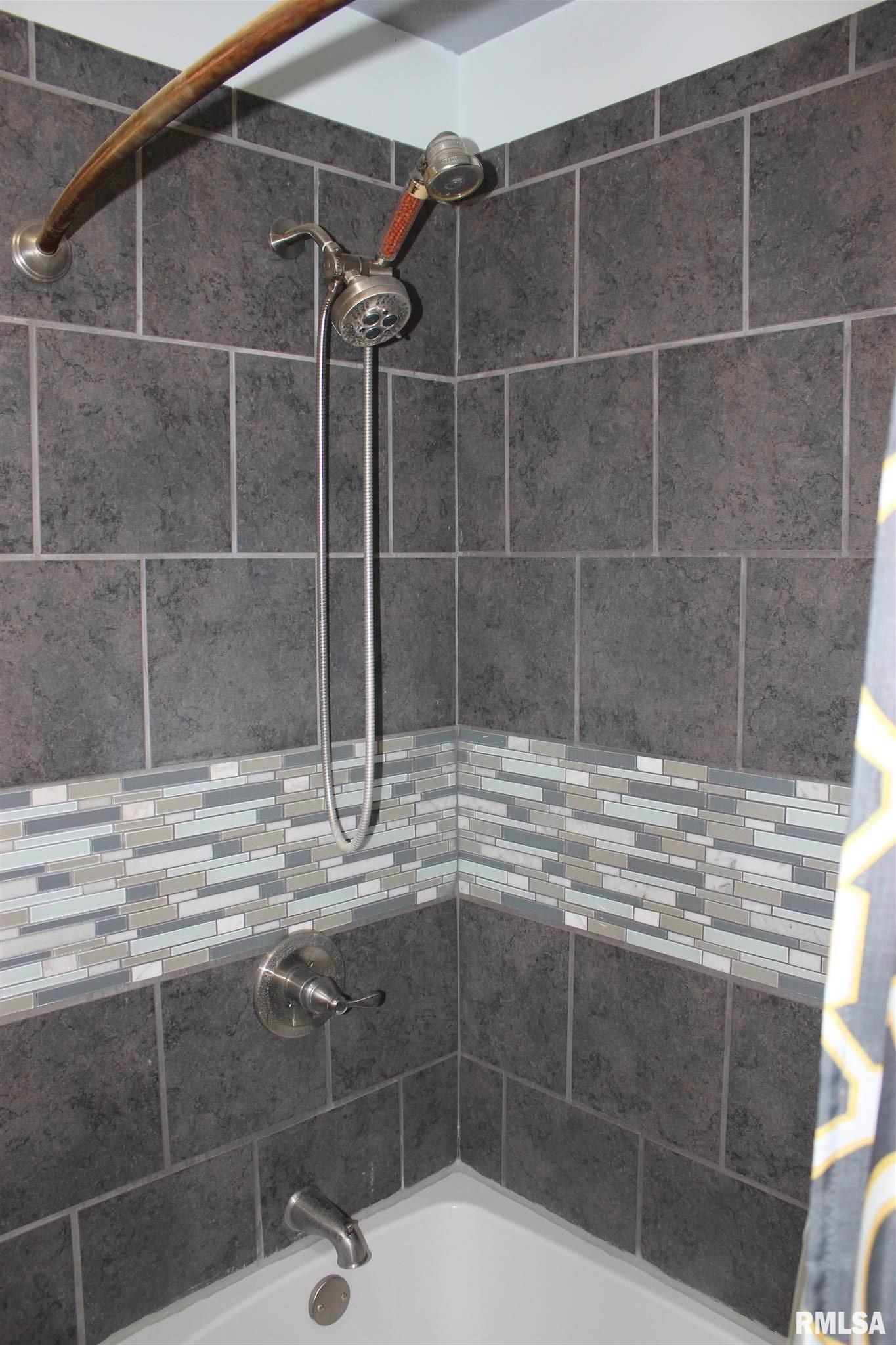 614 7th Street Colona, IL 61241 - Photo 7 of 18 Gallery Image 7