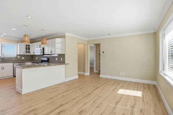 $4,800 | 400 La Casa Avenue, San Mateo, CA 94403