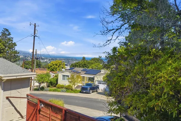 $5,000 | 400 La Casa Avenue, San Mateo, CA 94403