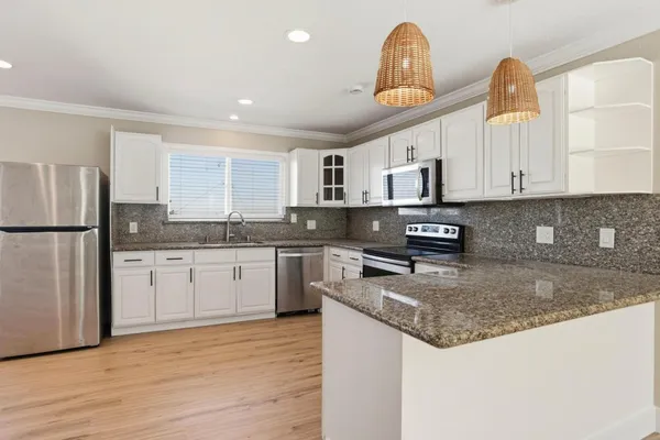 $4,800 | 400 La Casa Avenue, San Mateo, CA 94403