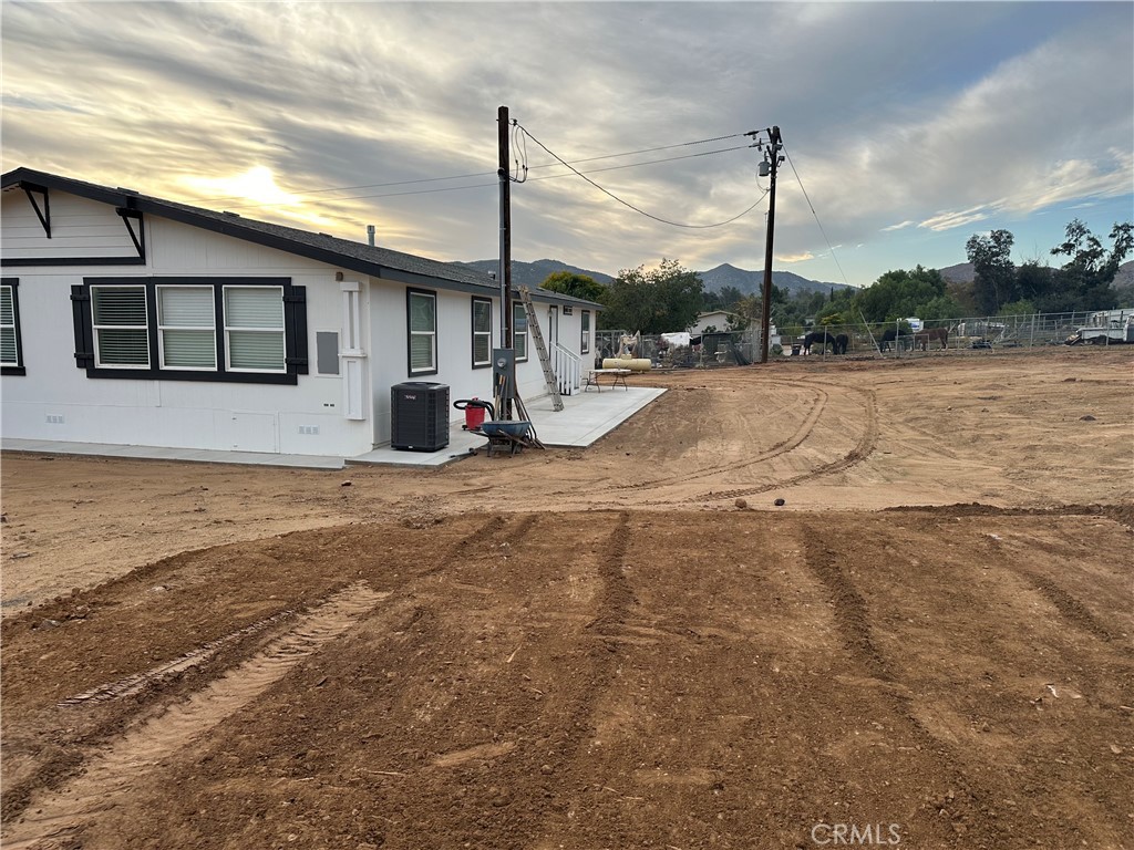 21204 Versaie Perris, CA 92570 - Photo 2 of 33 a view of a terrace