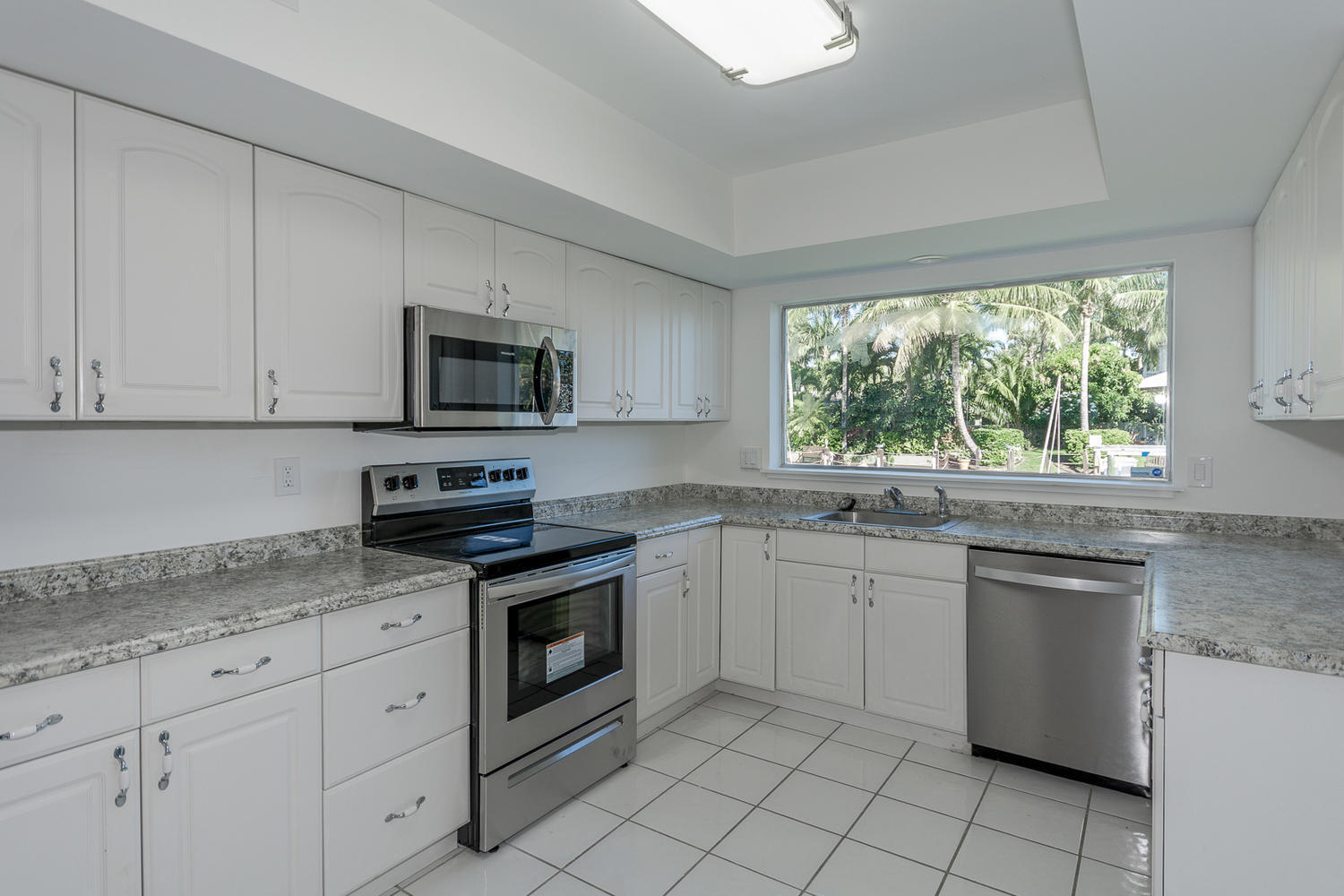 701 Harbour Drive Boca Raton, FL 33431 - Photo 4 of 22 Renovated Kitchen