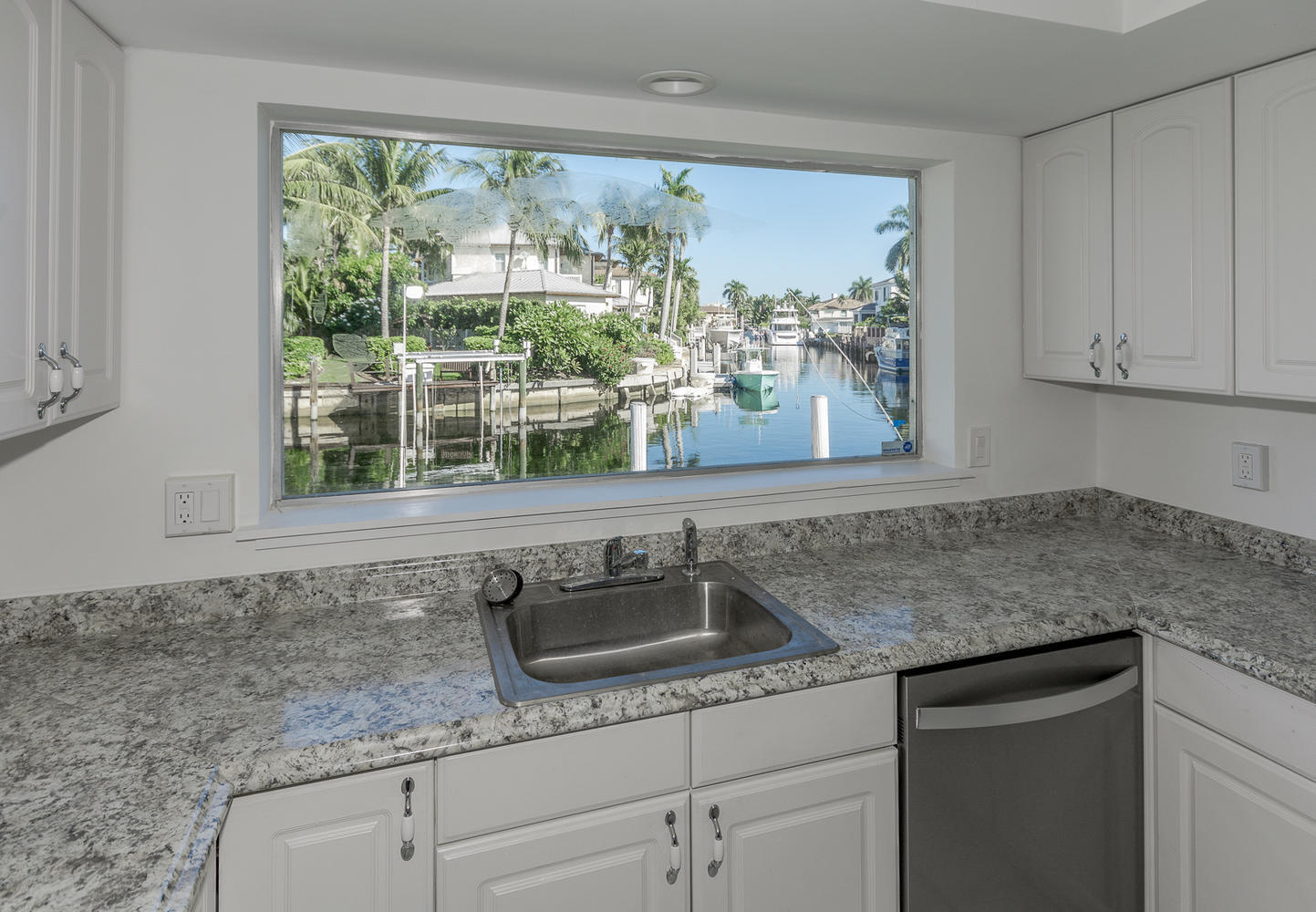 701 Harbour Drive Boca Raton, FL 33431 - Photo 5 of 22 Kitchen View