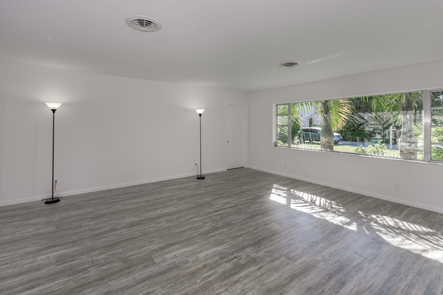 701 Harbour Drive Boca Raton, FL 33431 - Photo 8 of 22 Living Room