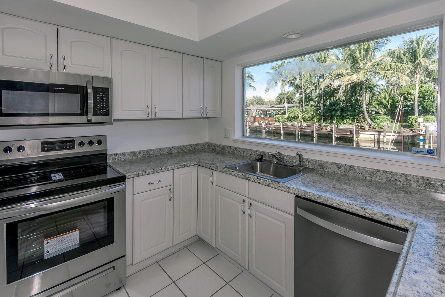 701 Harbour Drive Boca Raton, FL 33431 - Photo 9 of 22 New Stainless Steel Appliances