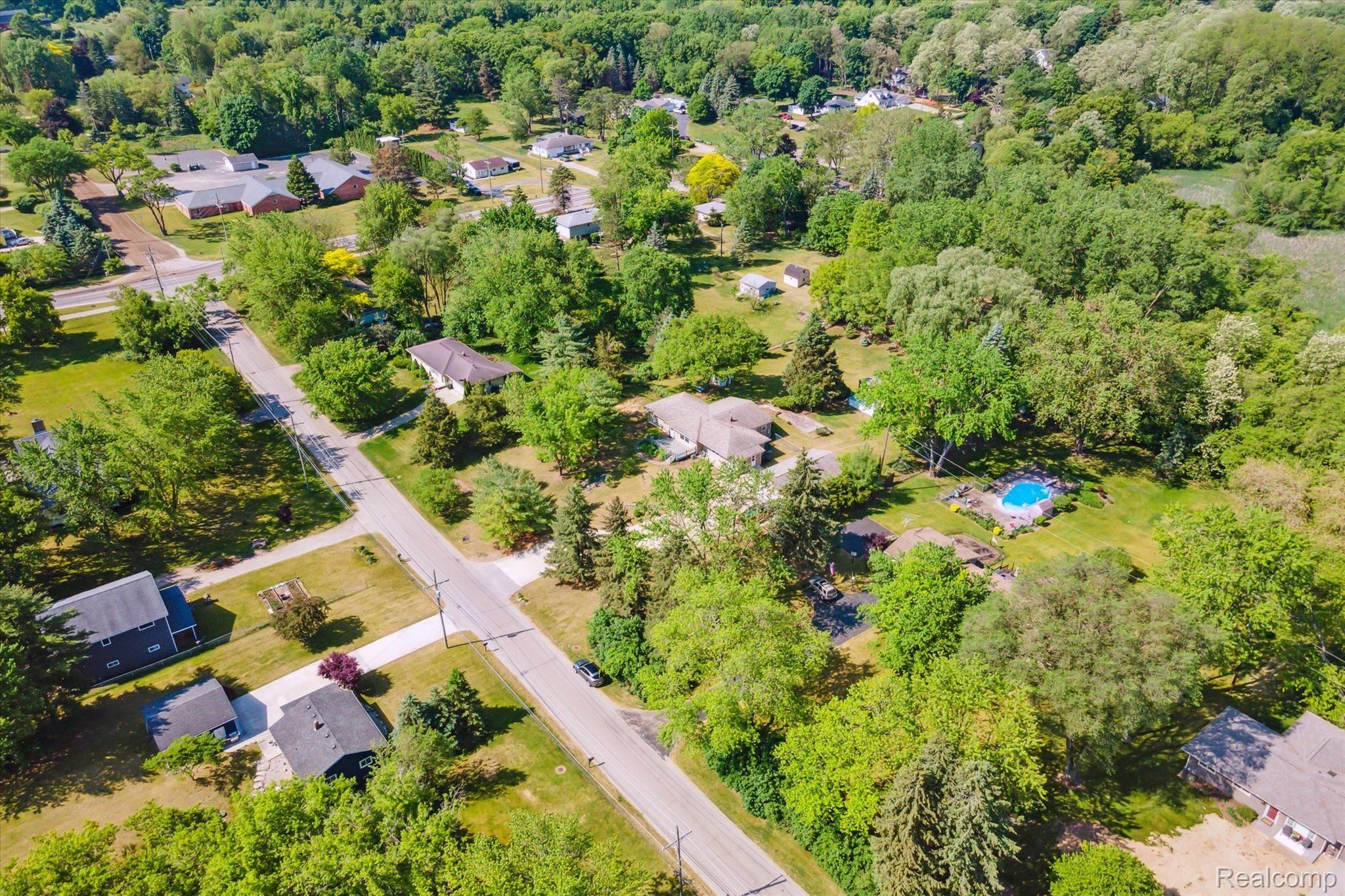 956 Hemingway Road Lake Orion, MI 48362 - Photo 14 of 70 Gallery Image 14