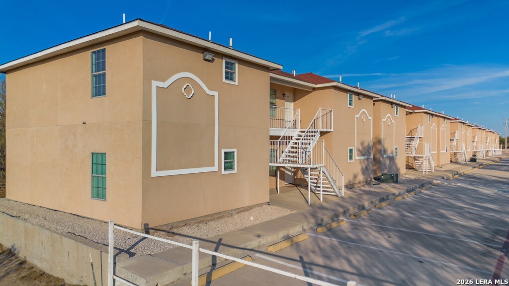 391 Riverside Drive, Unit 24 Eagle Pass, TX 78852 - Photo 2 of 31