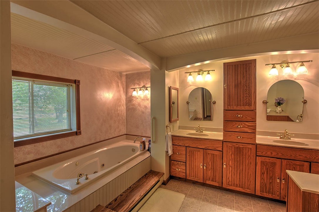 2502 East 1800 North Road Moweaqua, IL 62550 - Photo 22 of 33