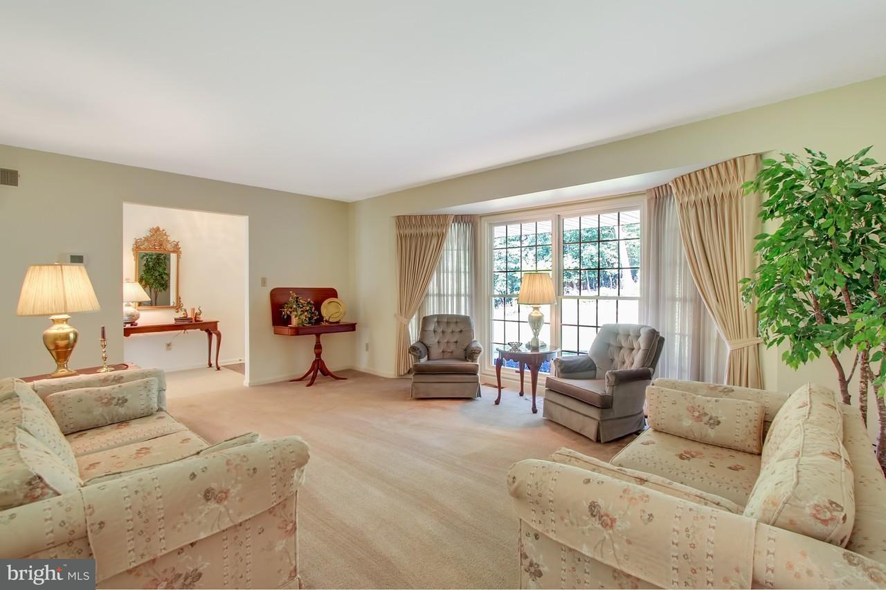 1138 Kalreda Road York, PA 17406 - Photo 3 of 23 Gallery Image 3