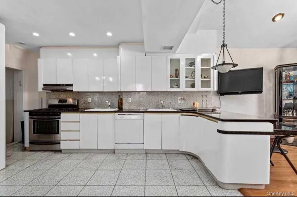 $4,000 | 73-14 174th Street | Hillcrest