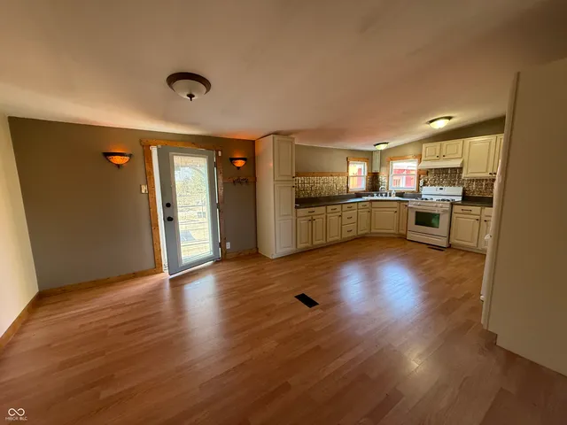 $165,000 | 15079 North 100th Street West, Covington, IN 47932