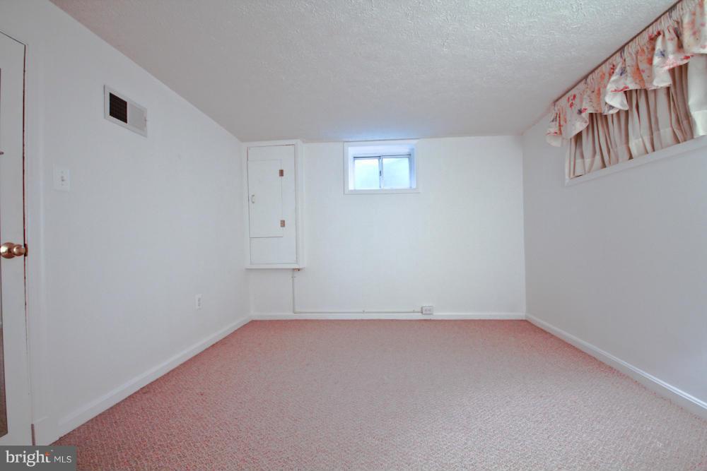 5216 Ferndale Street Springfield, VA 22151 - Photo 20 of 29 Bedroom