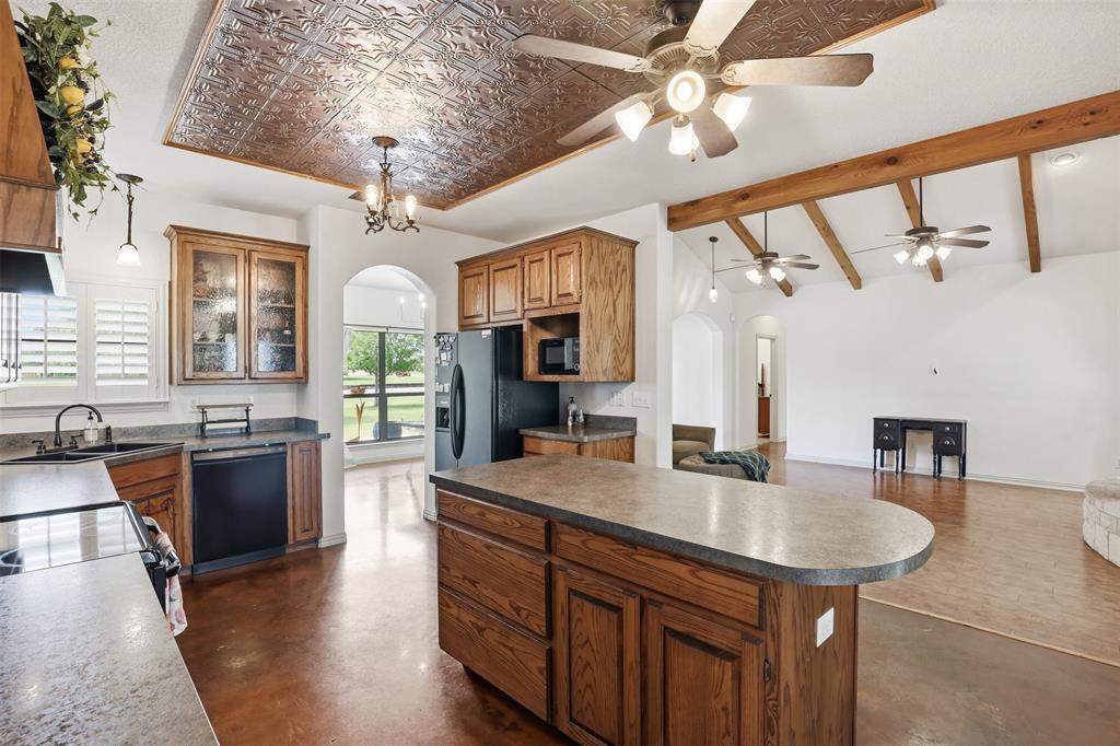 2421 Pecan Springs Road Cleburne, TX 76031 - Photo 14 of 40