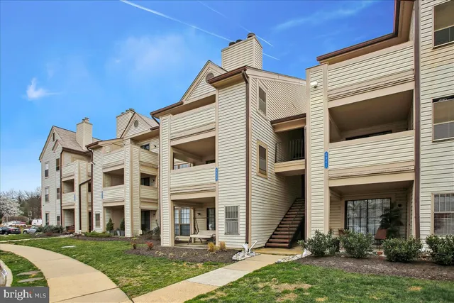 $2,100 | 6939 Mary Caroline Circle, Unit E, Alexandria, VA 22310