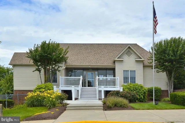 $2,100 | 6939 Mary Caroline Circle, Unit E, Alexandria, VA 22310