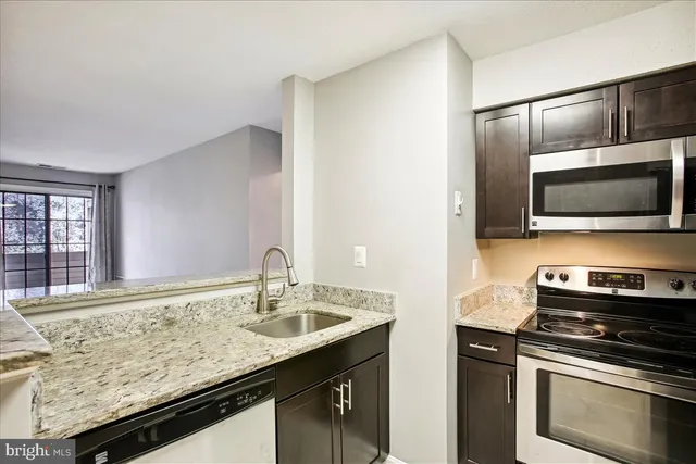 $2,100 | 6939 Mary Caroline Circle, Unit E, Alexandria, VA 22310