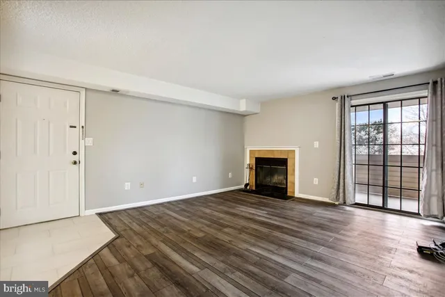 $2,100 | 6939 Mary Caroline Circle, Unit E, Alexandria, VA 22310