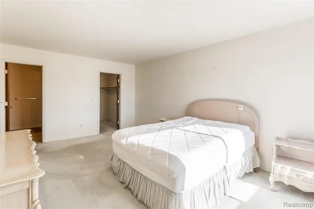 $181,700 | 1997 Klingensmith Road, Unit 55, Bloomfield Hills, MI 48302