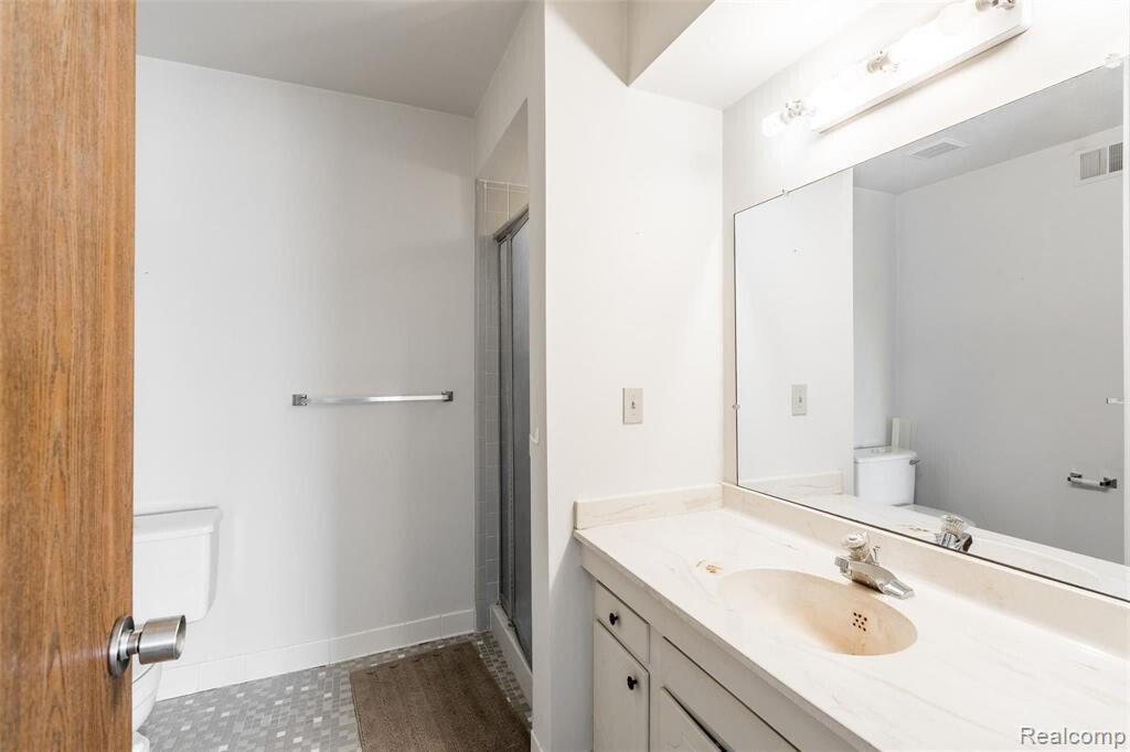 1997 Klingensmith Road, Unit 55 Bloomfield Hills, MI 48302 - Photo 12 of 17 20230505235657269645000000-o Primary Bat