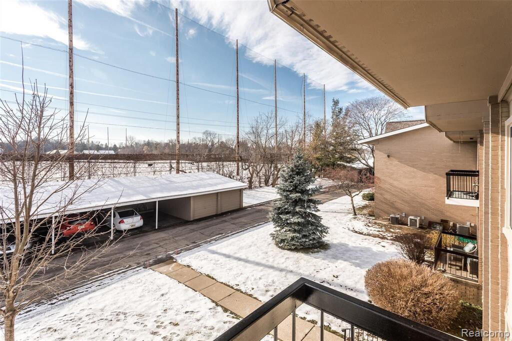 1997 Klingensmith Road, Unit 55 Bloomfield Hills, MI 48302 - Photo 16 of 17 20230505235657269662000000-o Back View a